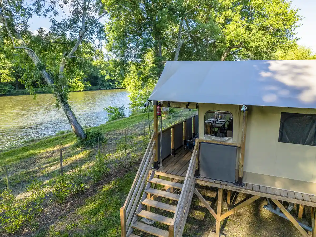 location-camping-la-cigaline