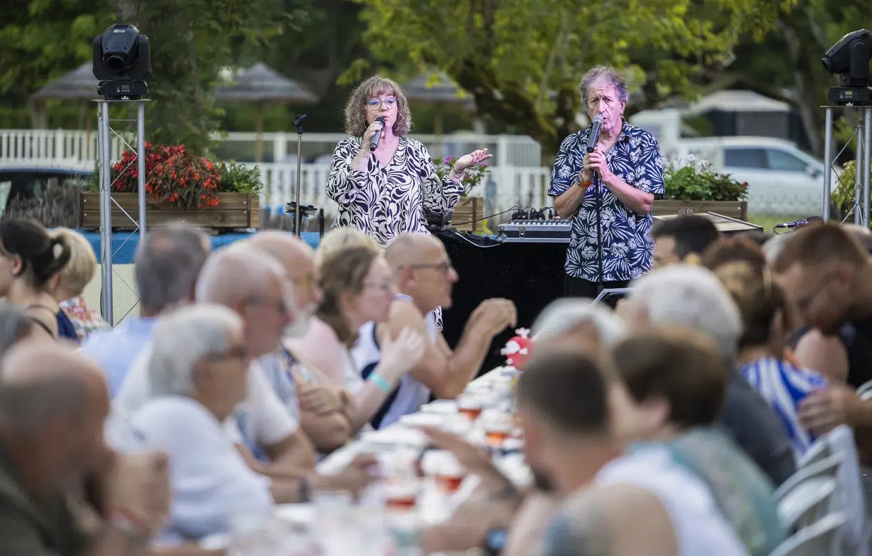 camping with entertainment dordogne  